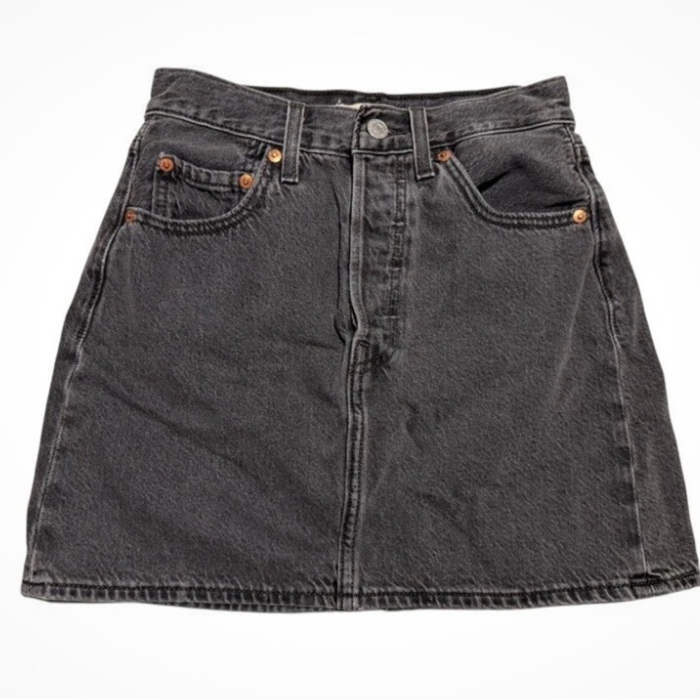 Classic high waist levi’s Black Denim Skirt